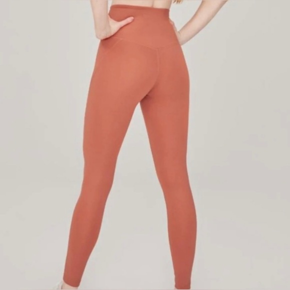 EUC Girlfriend collective compressive high-rise legging 23” in Brick (size M) - Picture 2 of 8
